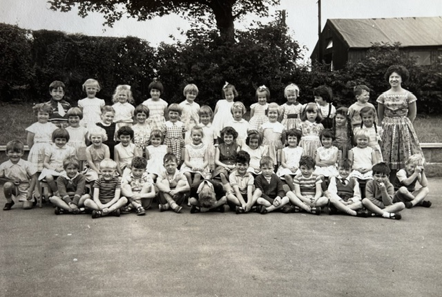 BW_1960s_Class-Photo_!.jpeg