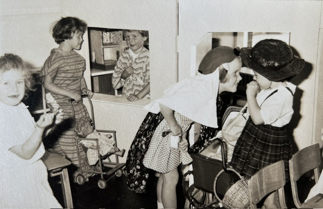 BW_1960s_Dress-up-corner.jpeg